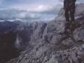 10318